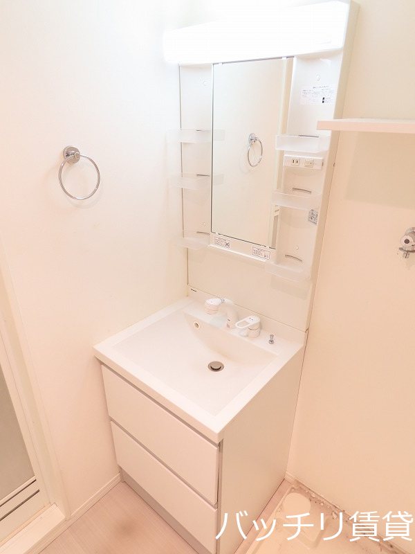 洗面設備　画像は別号室タイプの為、現状を優先致します。
