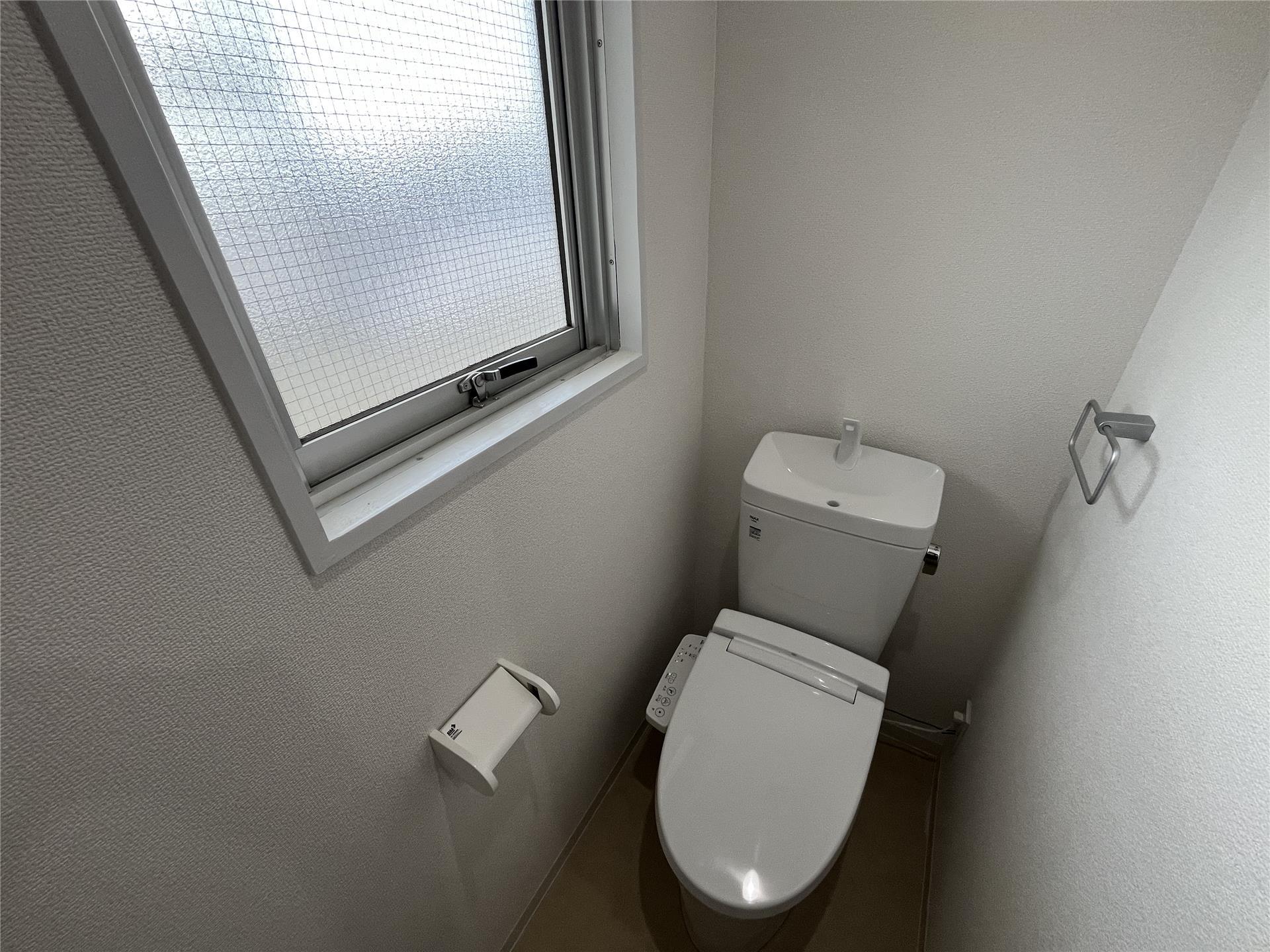 トイレ　（別部屋参考イメージ）