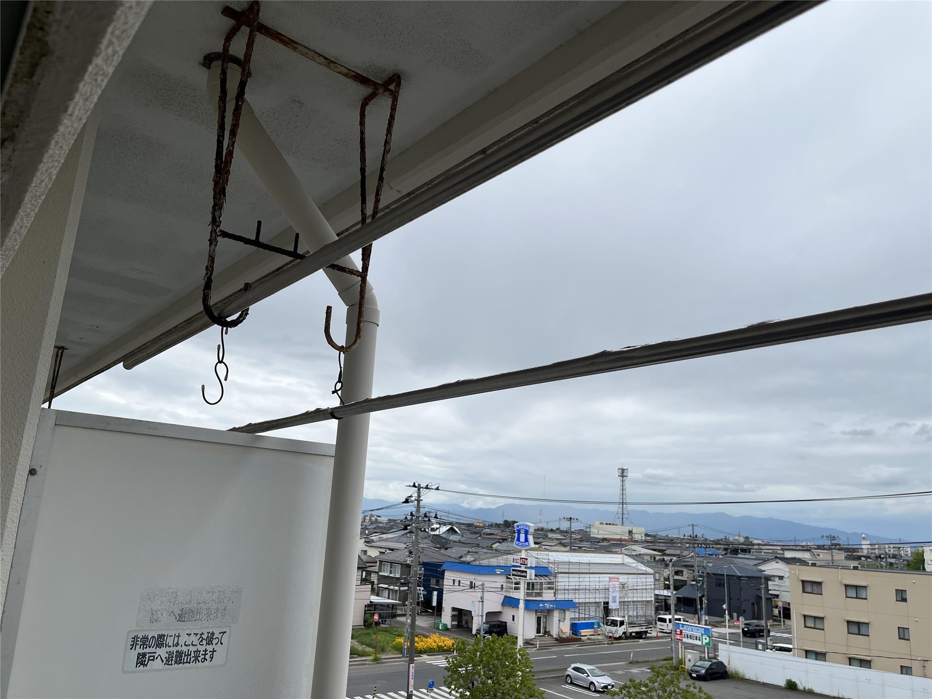 バルコニー　（別部屋参考イメージ）