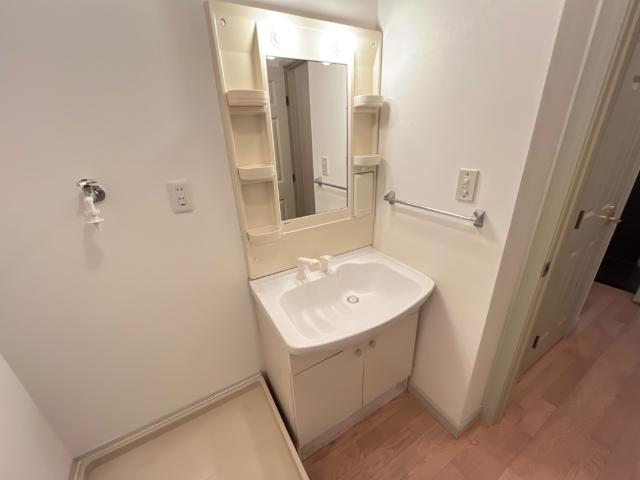 洗面設備　洗髪洗面化粧台