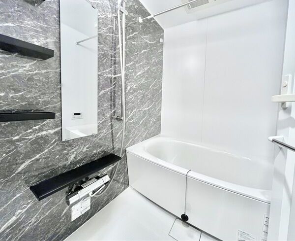 バス・シャワールーム　追い炊き機能付きオートバス　浴室乾燥機付き