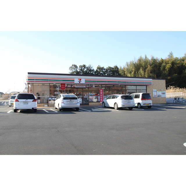 コンビニ　セブンイレブンつくば万博記念公園駅西店（コンビニ）まで821m