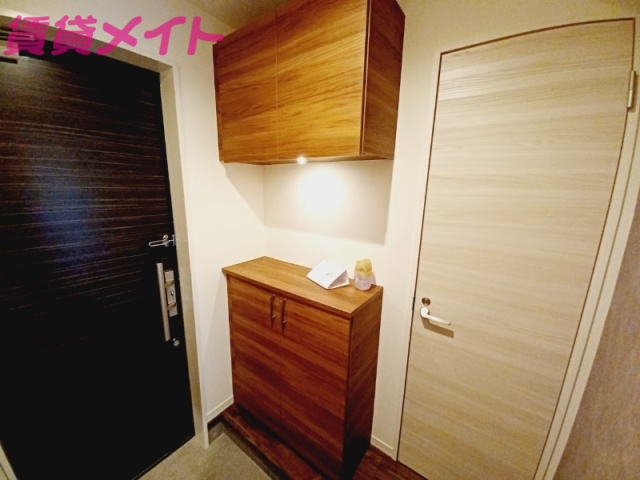 玄関　同型参考写真