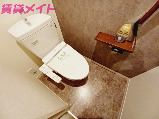 トイレ　同型参考写真