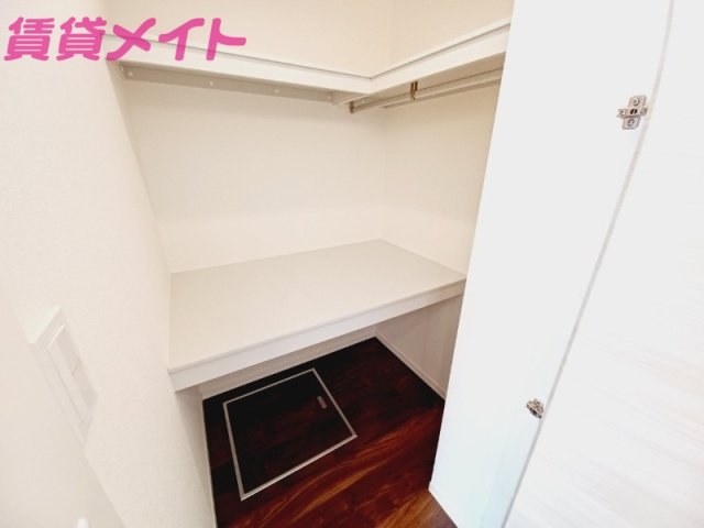 収納　同型参考写真