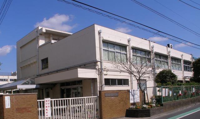 小学校　世田谷区立瀬田小学校（小学校）まで131m