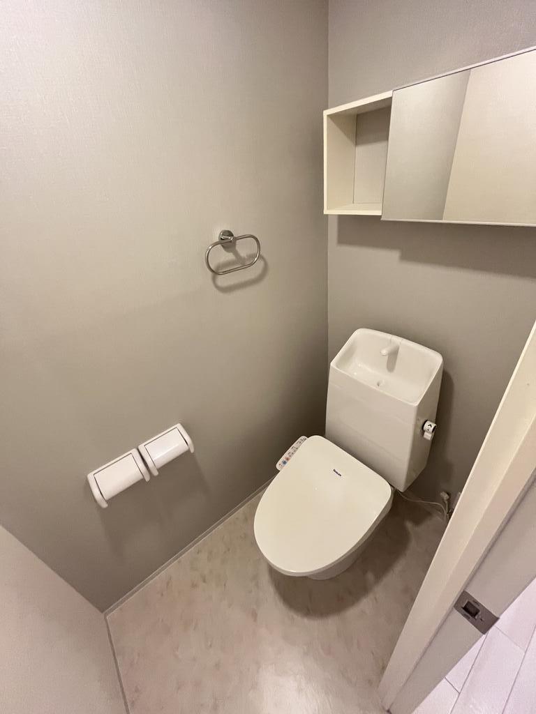 トイレ　※同型モデル※