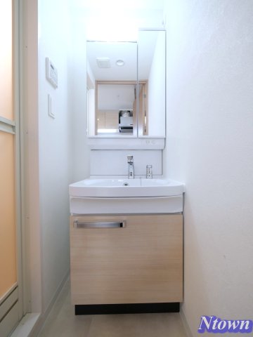 洗面設備　脱衣スペースもあります