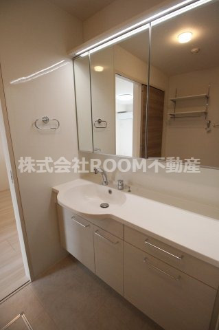 洗面設備　独立洗面台です