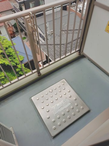 バルコニー　お洋服もしっかりかわきます