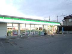 コンビニ　ファミリーマート 西新井二丁目店（コンビニ）まで469m