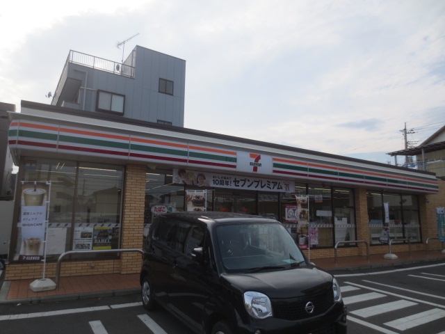 コンビニ　セブン-イレブン伊勢原１丁目店（コンビニ）まで447m