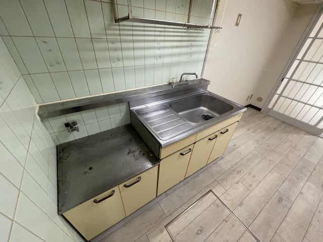 キッチン　別部屋参考写真です