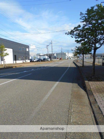 その他　前面道路（その他）まで0m
