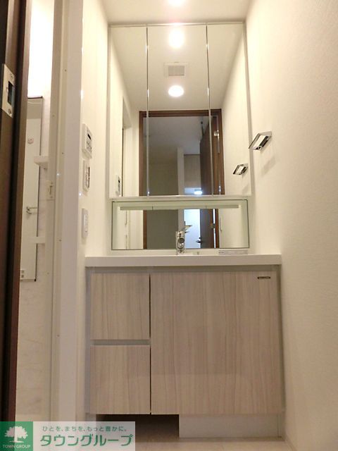 洗面設備　※写真は同タイプ住戸です。