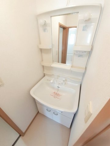 洗面設備　コンパクトで使いやすい洗面所