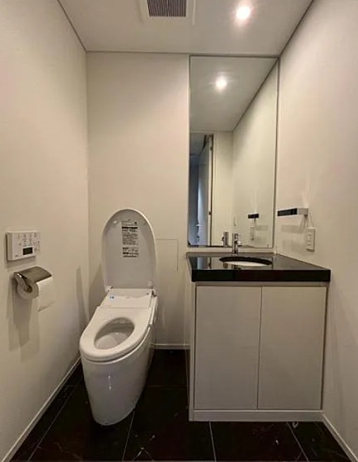 トイレ　別部屋参考写真