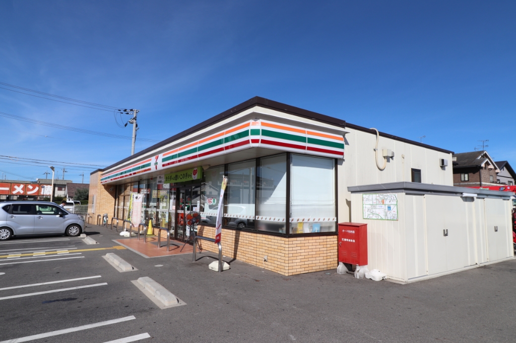 コンビニ　セブンイレブン　江頭町店（コンビニ）まで107m