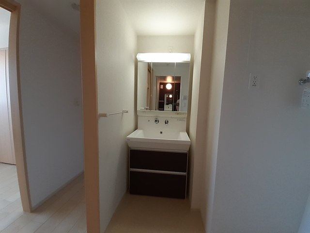 洗面設備　身支度に便利な洗面台！