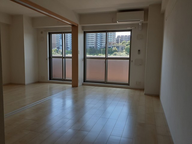 居室・リビング　使いやすい形の為、レイアウトを楽しめます♪