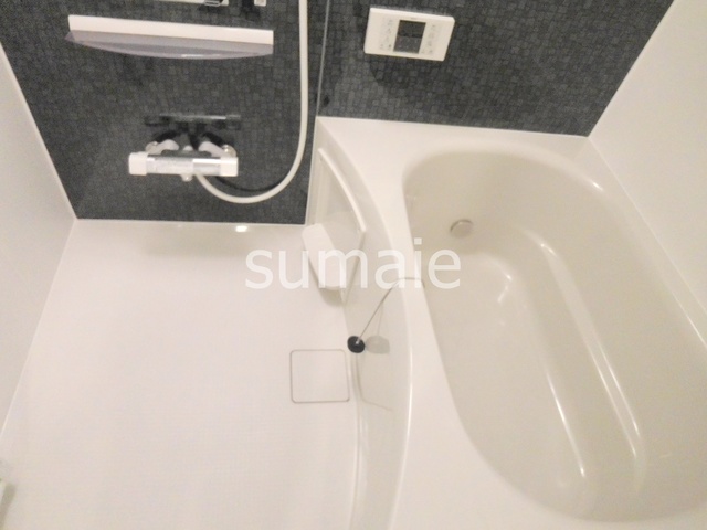 バス・シャワールーム　バスルームです。