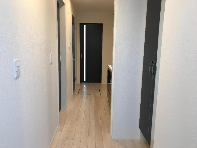 居室・リビング　廊下