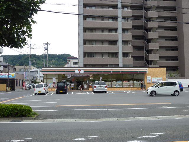 コンビニ　セブンイレブン（コンビニ）まで350m