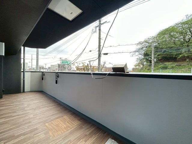 バルコニー　同タイプの別の階の写真です。現況優先です。