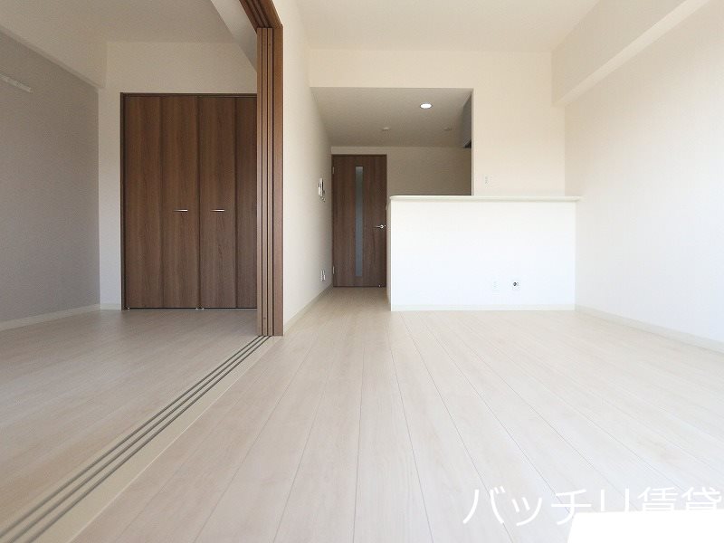 居室・リビング　別号室タイプの為、現状を優先致します。