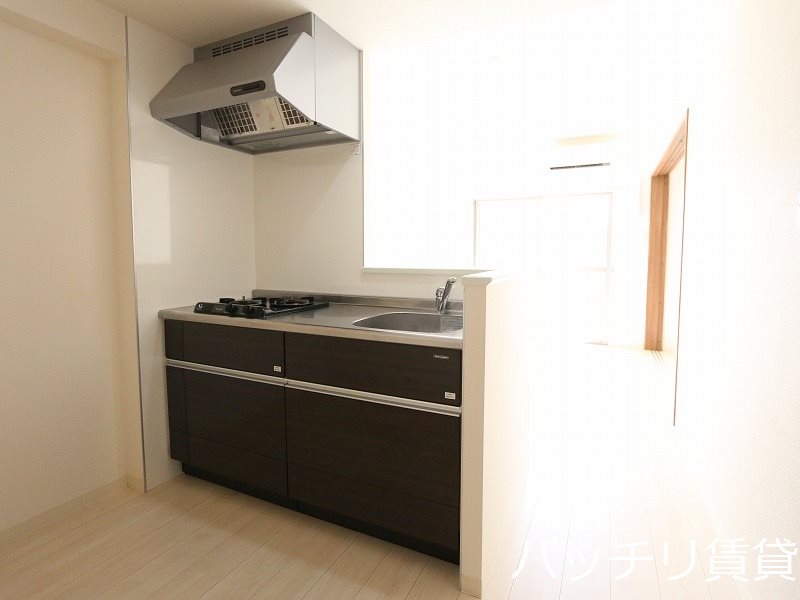 キッチン　別号室タイプの為、現状を優先致します。