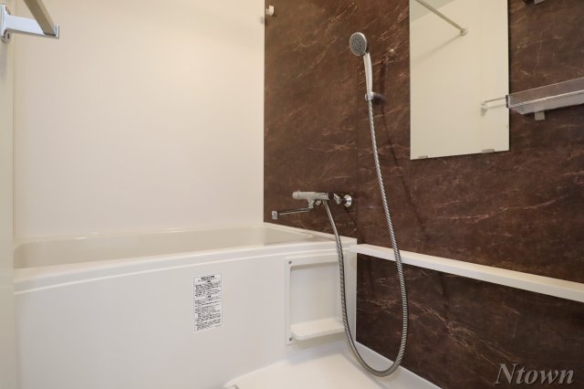 バス・シャワールーム　ゆったり過ごせるお風呂です