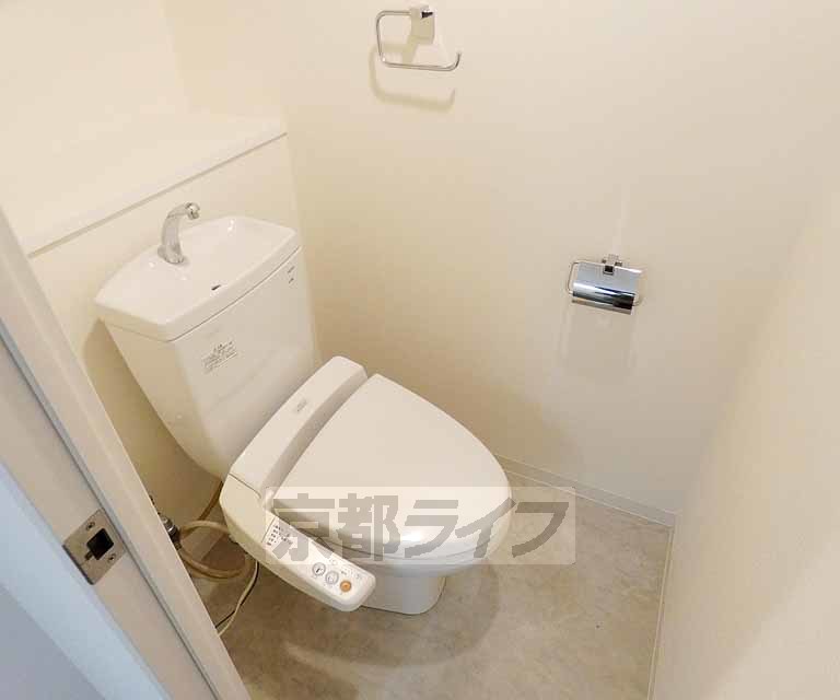 トイレ　広い日当たりの良いお部屋です。