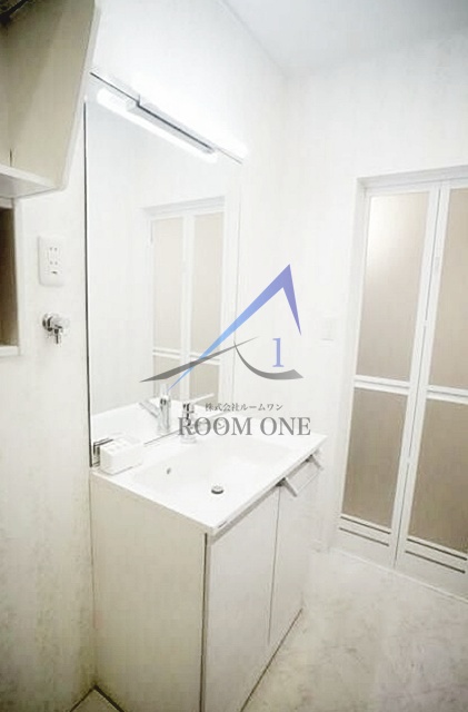 洗面設備　同棲洗面台です。