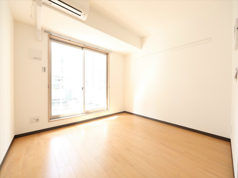 バルコニー　洋室7.7帖　ウォークインクローゼット（収納充実してます）