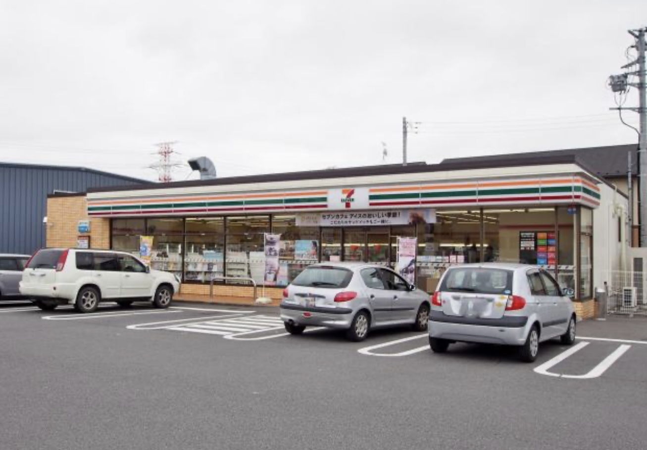 コンビニ　セブンイレブン宇都宮川田町店（コンビニ）まで577m