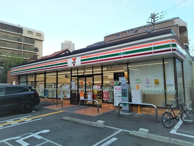 コンビニ　セブンイレブン世田谷上馬2丁目店（コンビニ）まで322m