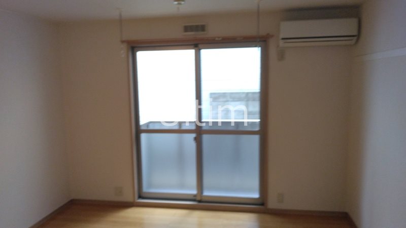 居室・リビング　※別のお部屋の写真です