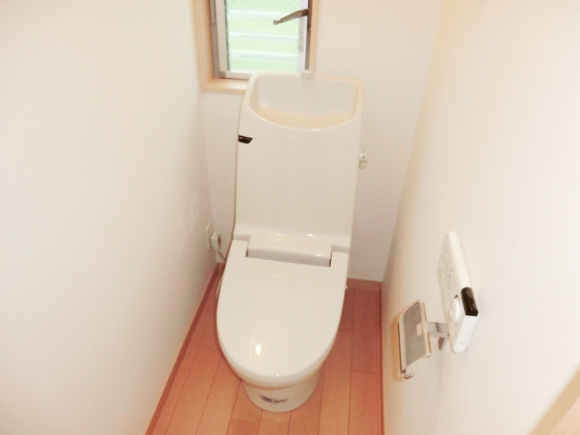 トイレ　ウォシュレット付きのトイレです♪