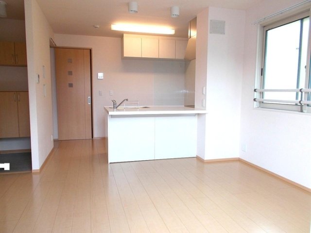 居室・リビング　二面採光で明るいお部屋です