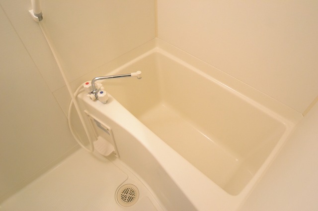 バス・シャワールーム　きれいな浴室です。