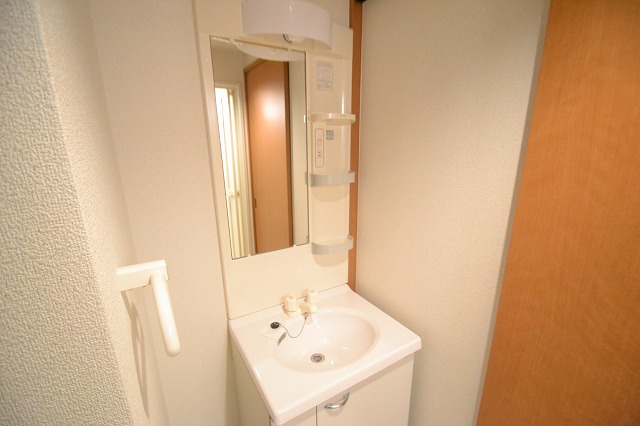 その他　独立洗面台付。