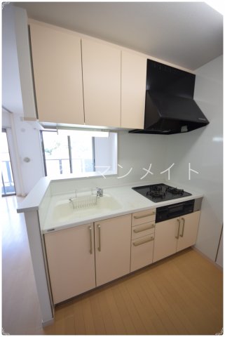 キッチン　ガスコンロ３口付き！