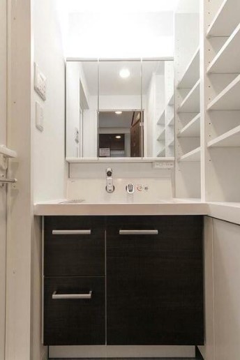 洗面設備　※こちらの写真は他部屋になり参考写真です