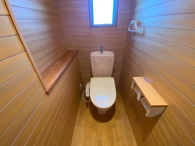 トイレ　別号室の写真です