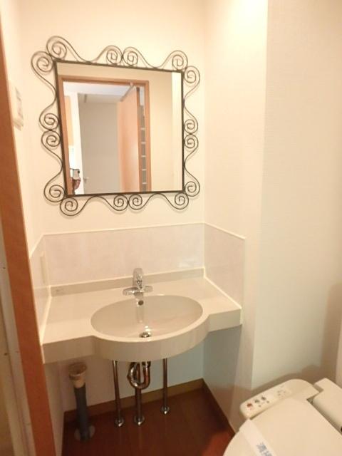 洗面設備　※別部屋の参考写真です。