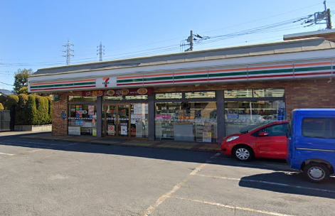 コンビニ　セブンイレブン越谷西口店（コンビニ）まで119m