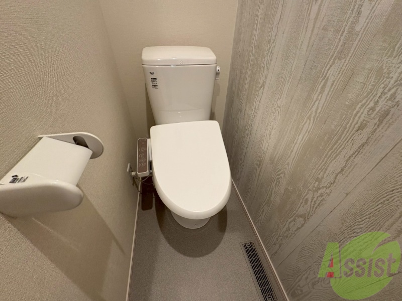 トイレ　トイレはウォシュレット機能付きでございます。