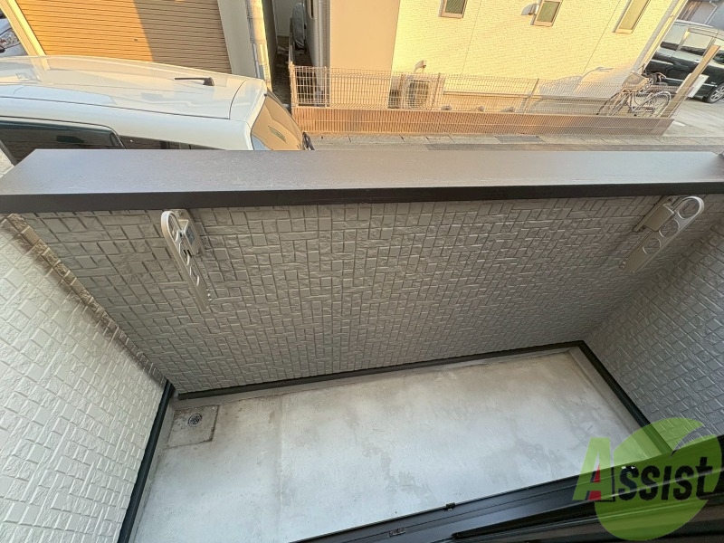 バルコニー　バルコニーです。外干しも可能となっております。