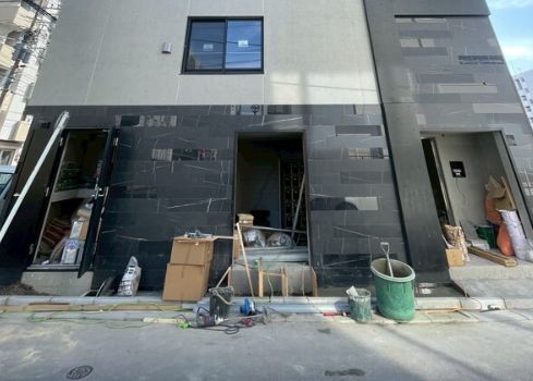 エントランス　建物の内部です