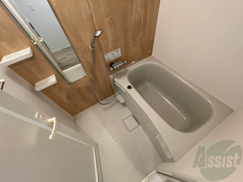 バス・シャワールーム　お風呂になります。一日の疲れを癒してくださいね。